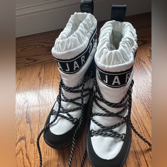 Pajar Galaxy Women’s 6.5 Snow Boots. Like New. Worn once. Black & Cream - Picture 5 of 7